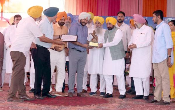 Sh. Mandeep Singh Khattra a progressive farmer and feed miller was also honored during this function for his distinguished services for the livestock sector